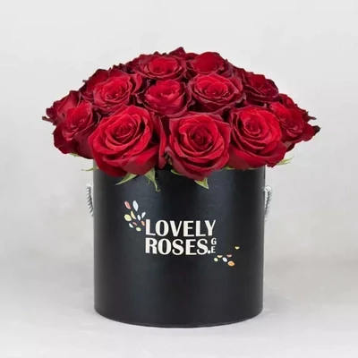 Roses in a black round box ( 25 roses)