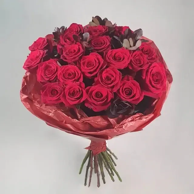 A bouquet of red roses
