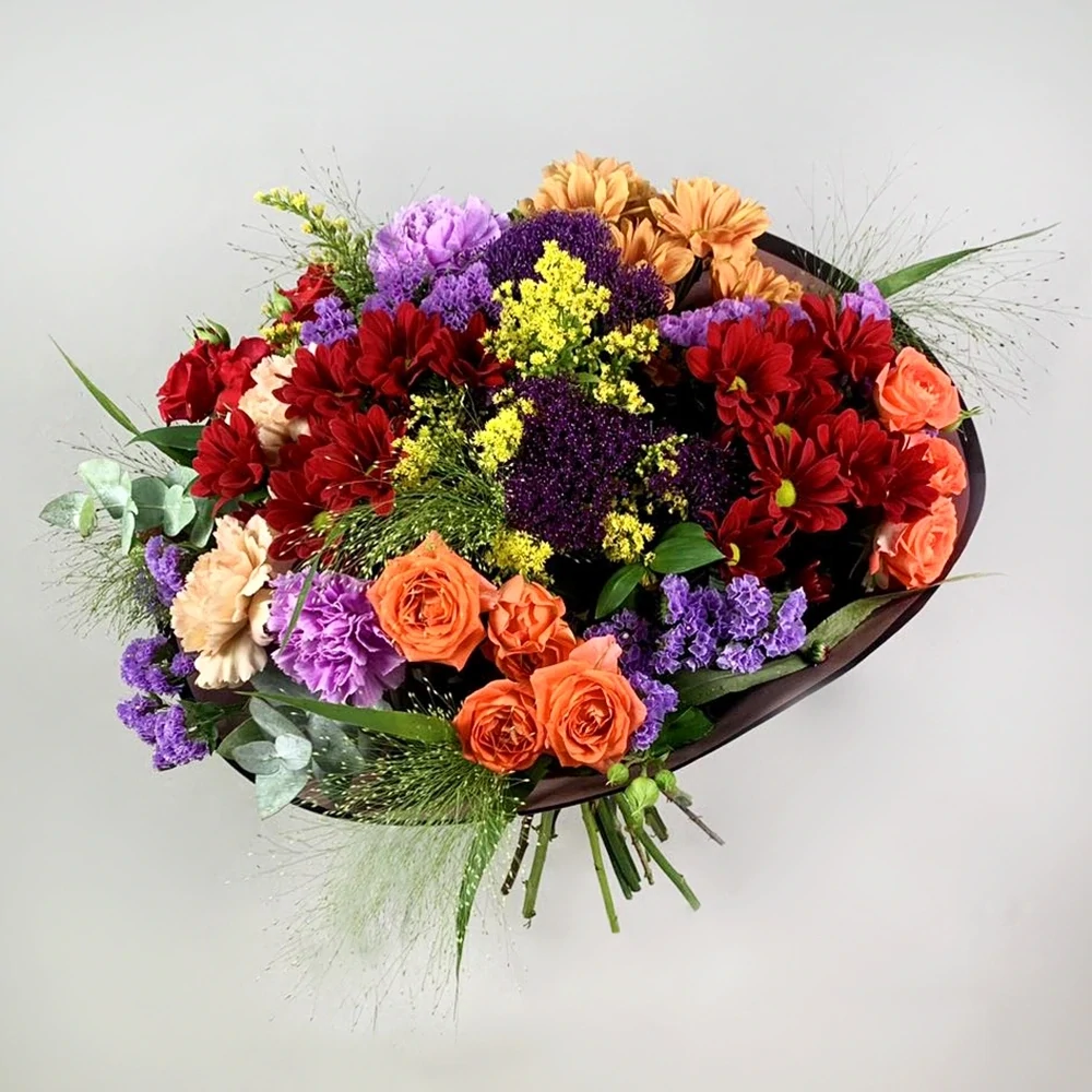 Bouquet in purple-red colors