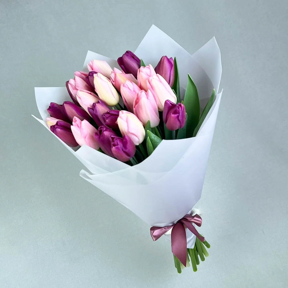 Букет тюльпанов в розово-фиолетовых тонах (25 шт)