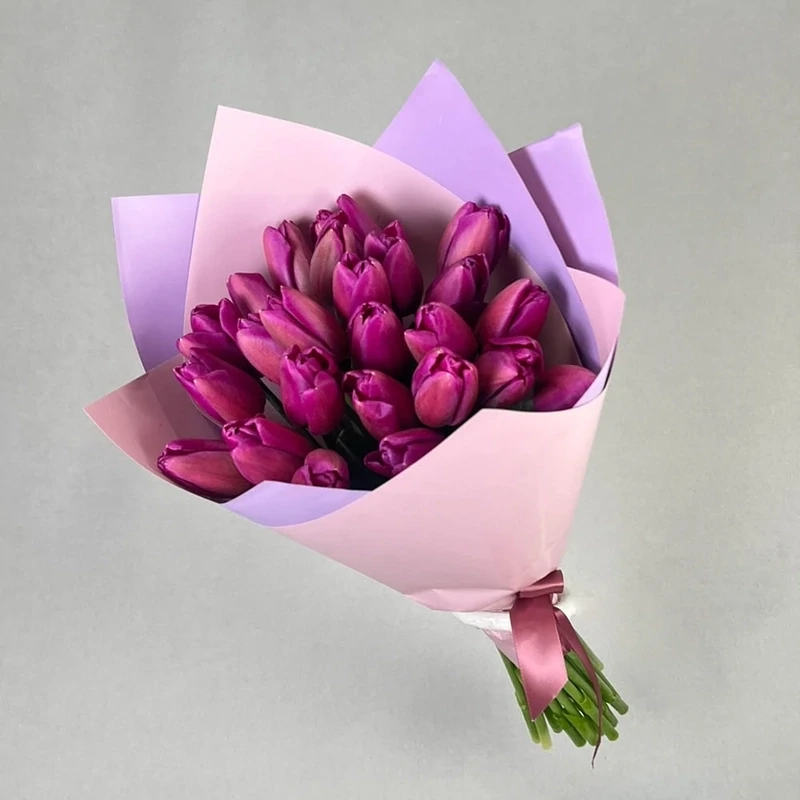 Bouquet of violet tulips (25 tulips)