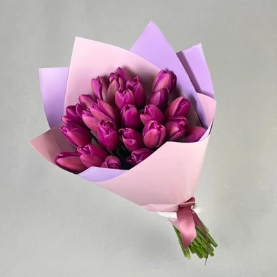 Букет фиолетовых тюльпанов (25 шт)