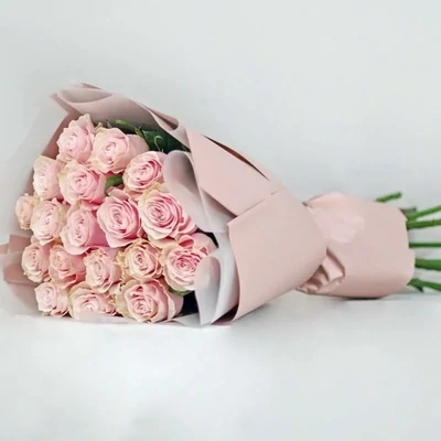Pink roses - mono bouquet