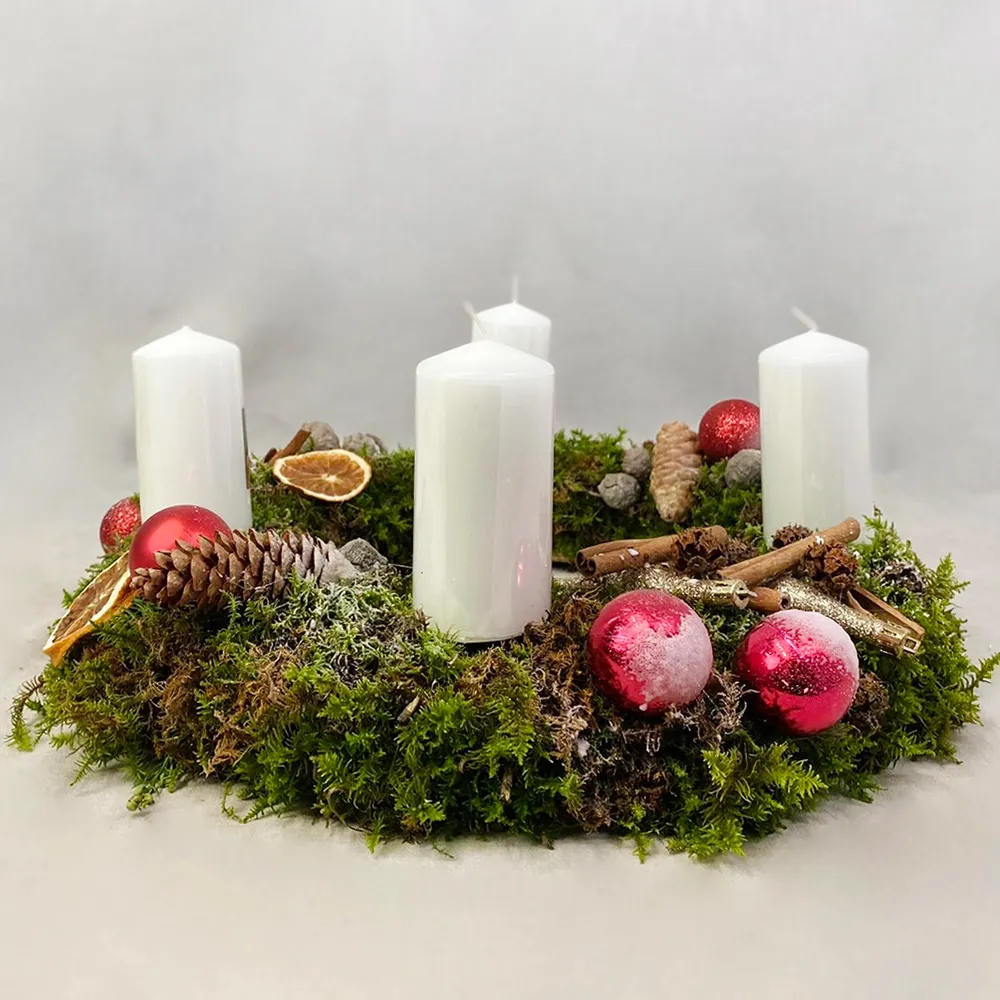 New Year wreath with white candles
