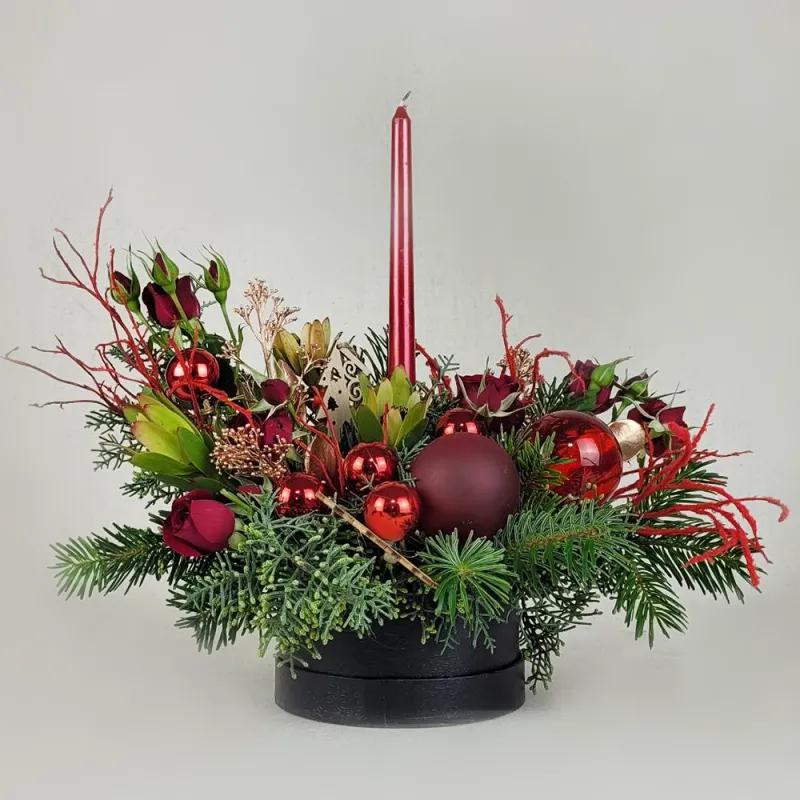 Flower arrangement in red