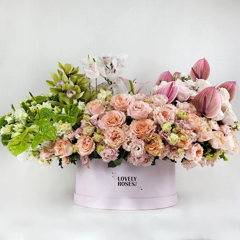 Arrangement in White and Pink colors (Big)