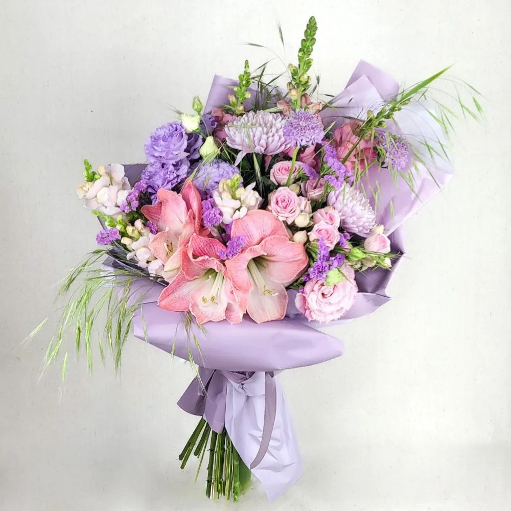 Mixed bouquet with amaryllis