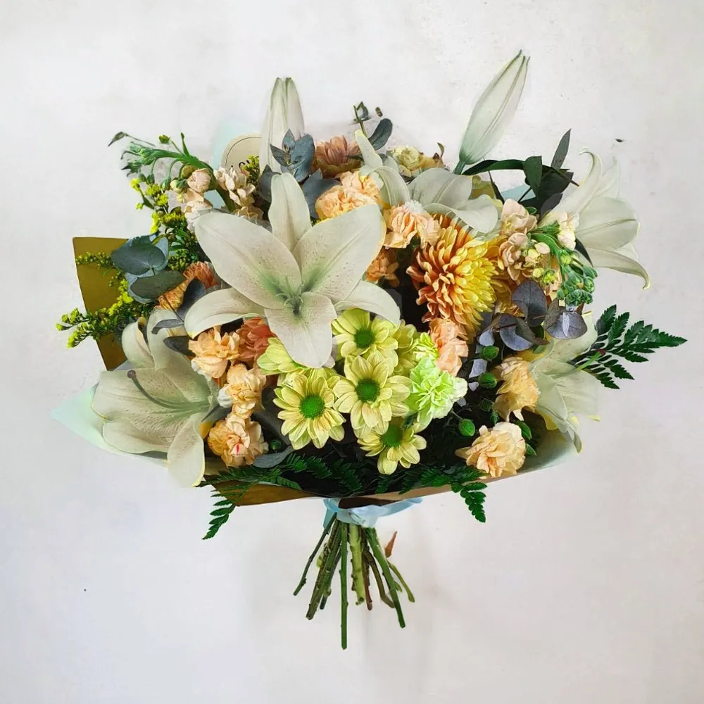 Bouquet with lilies and chrysanthemums