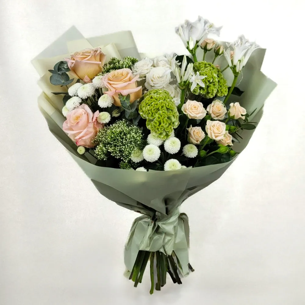 Moon-shaped bouquet