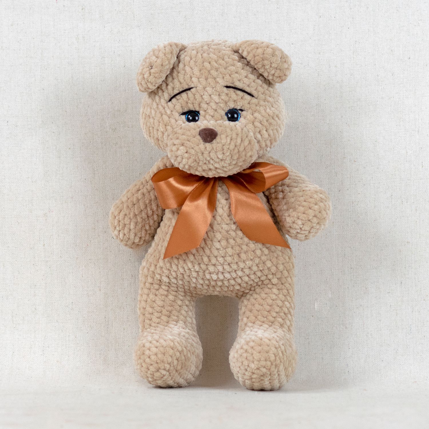 Handmade teddy in a white scarf (Beige)
