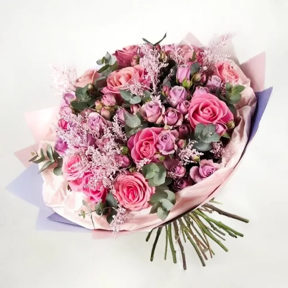 Mix bouquet with roses and soledago