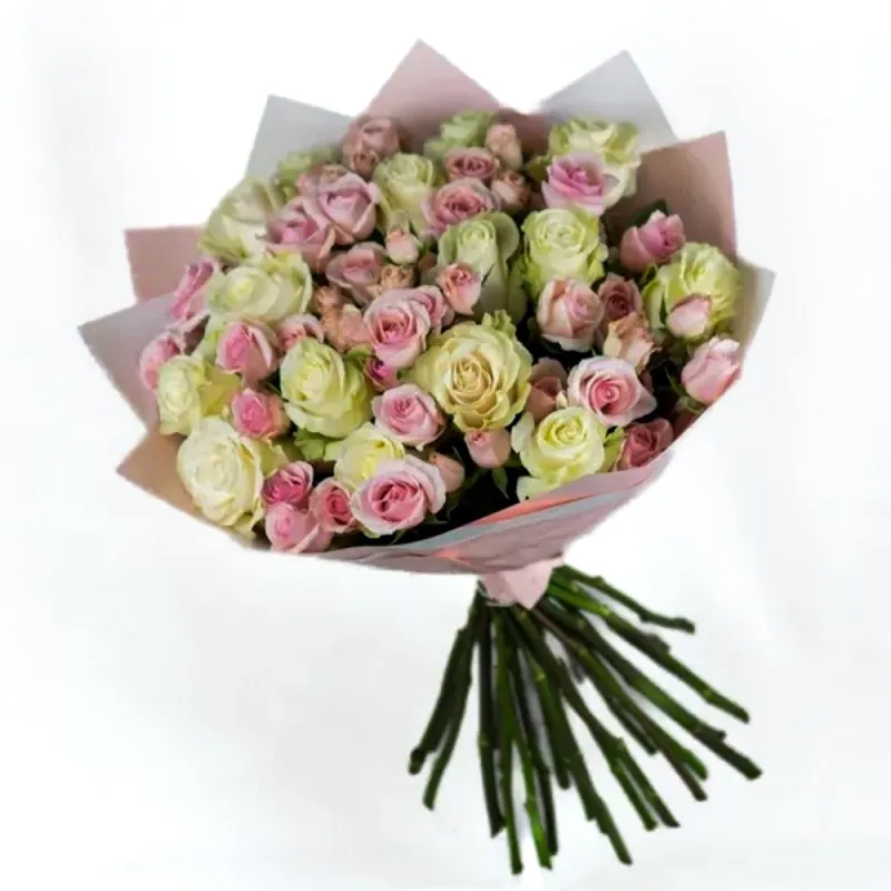 Bouquet of white and pink roses