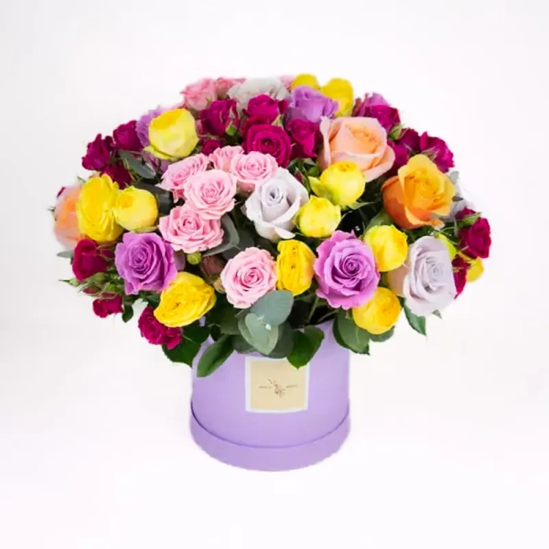 Bright roses in a round box (35 roses)