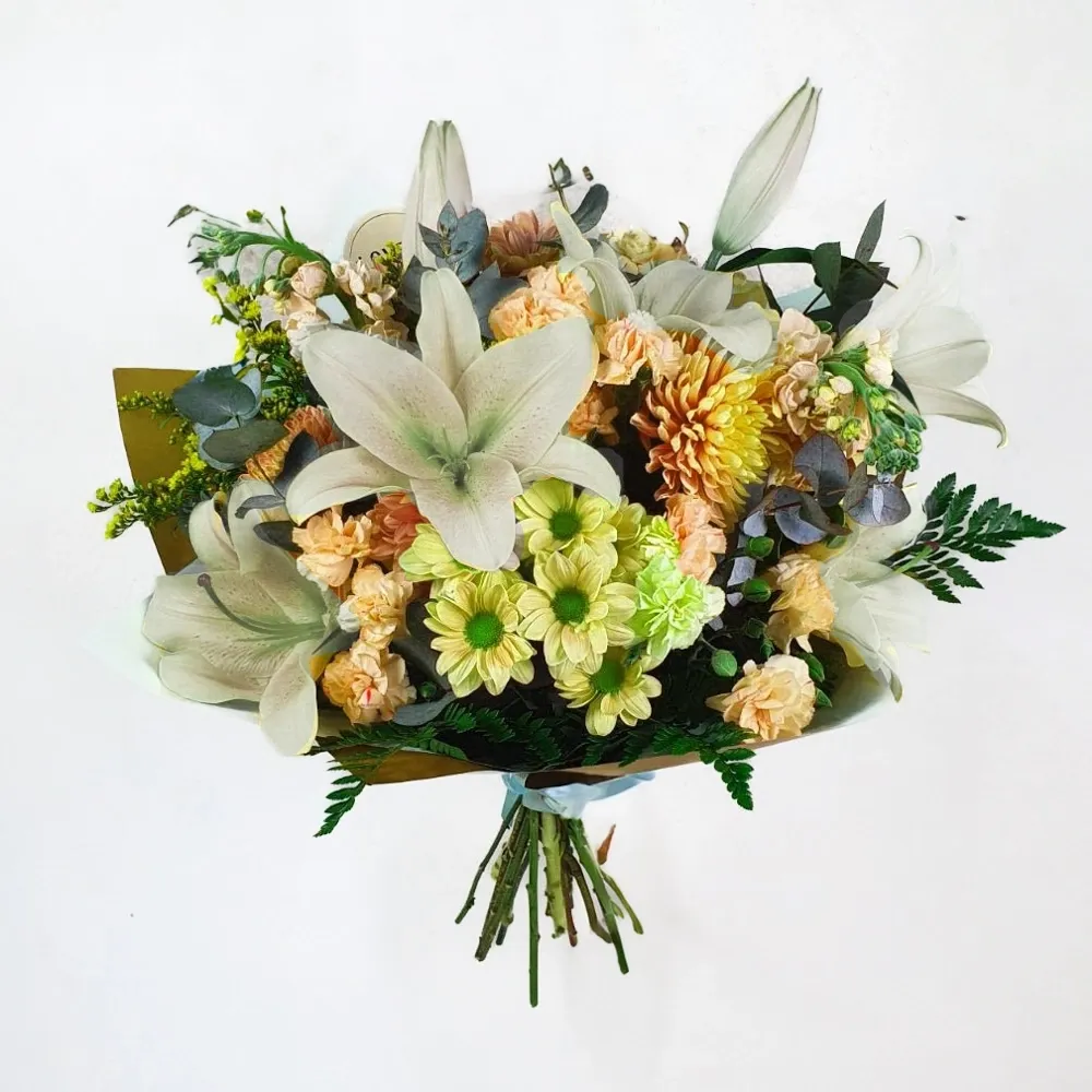 Bouquet with lilies and chrysanthemums