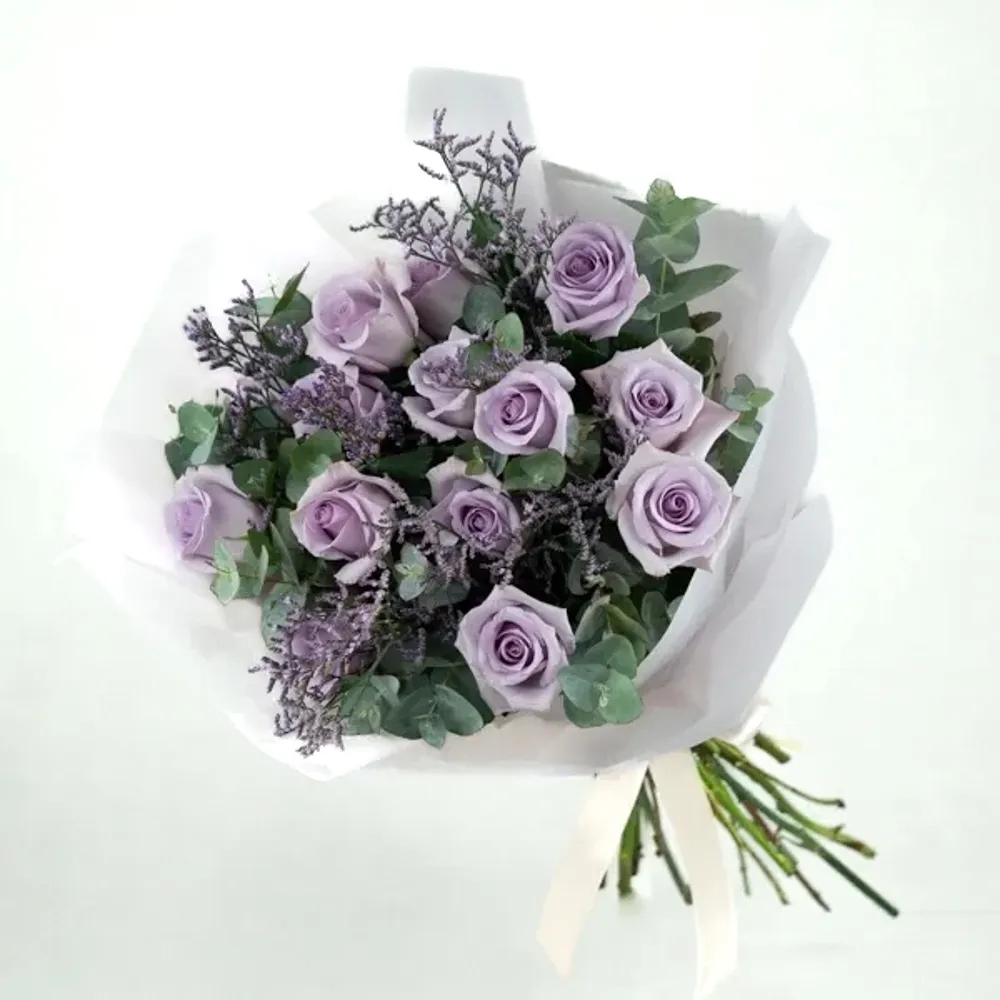 Bouquet in purple tones