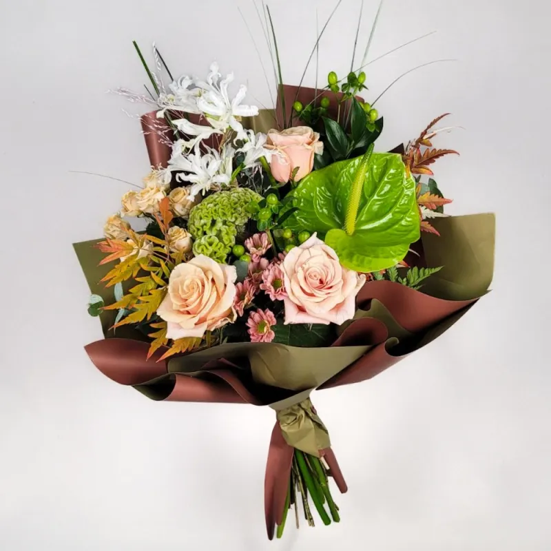 Bouquet in dim colors