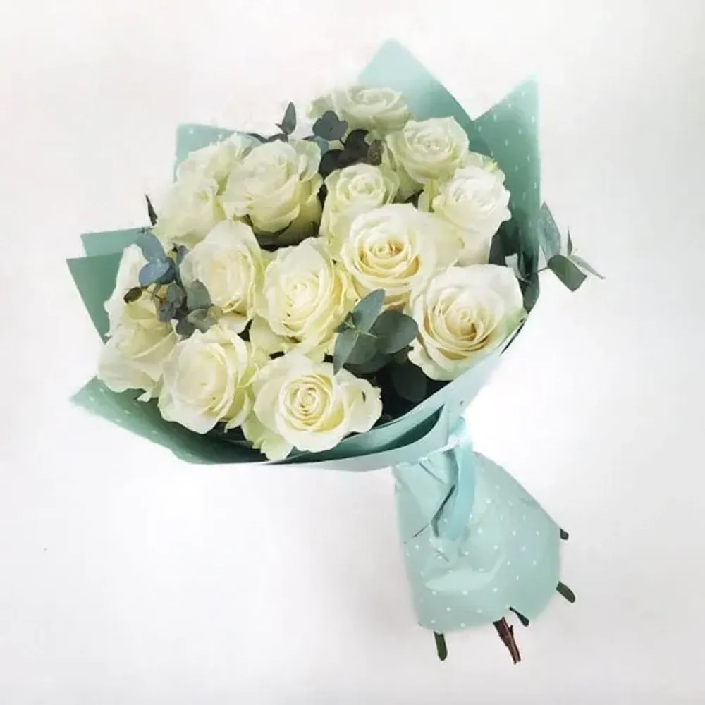 Bouquet of 15 white roses