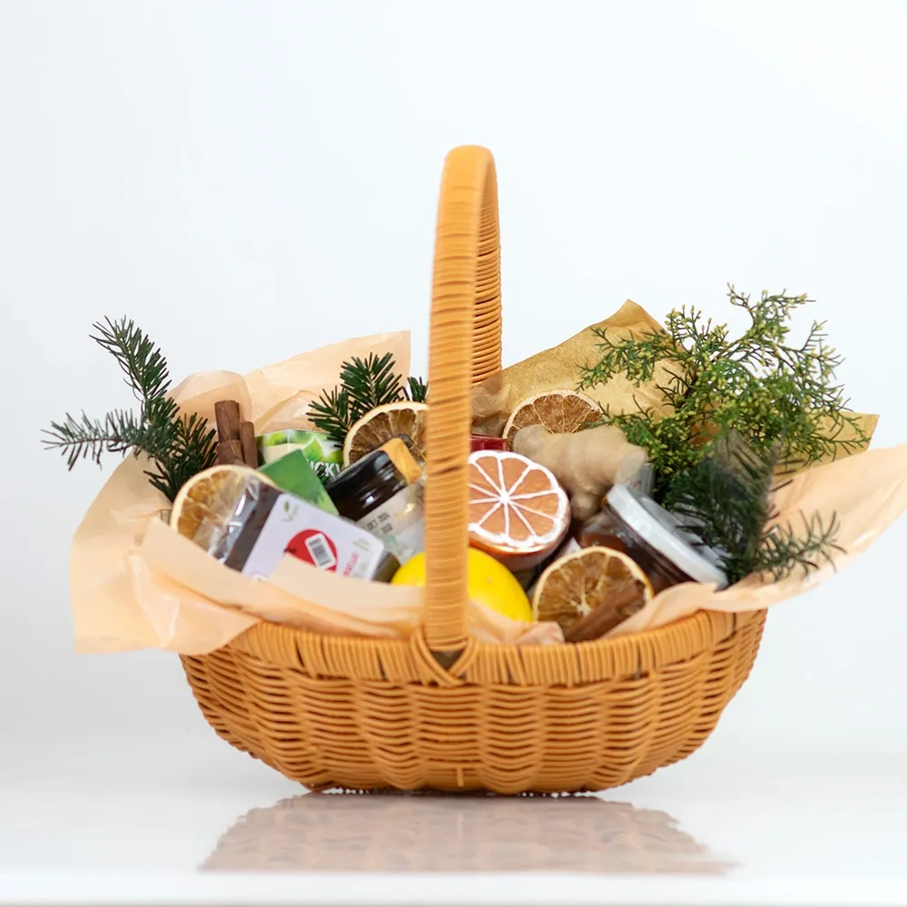 Gift basket with assorted teas