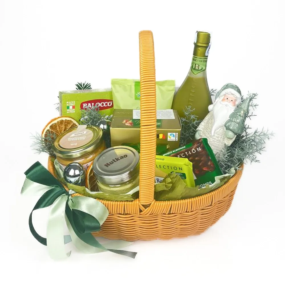 Basket with pistachio liqueur
