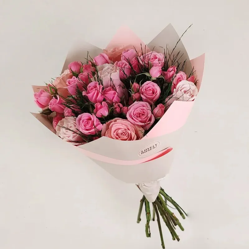 Pink bouquet with roses
