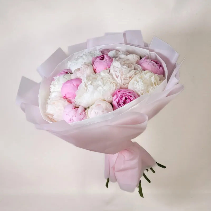 Delicate bouquet of peonies