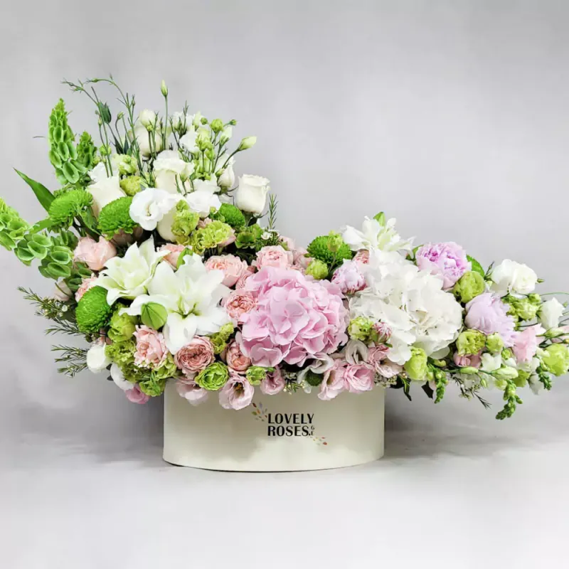 Arrangement in White and Pink Tones (Big)