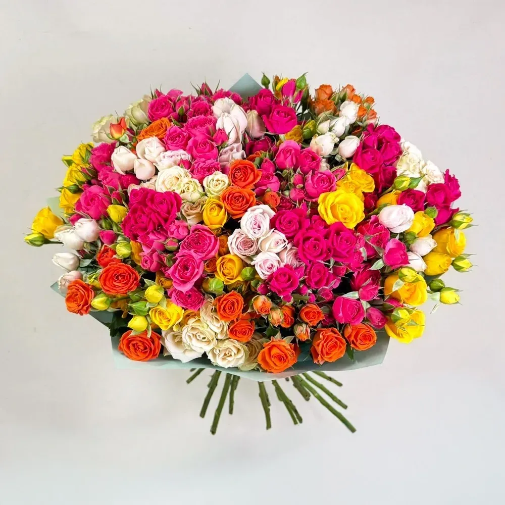 Bright spray roses bouquet (30 pc.)