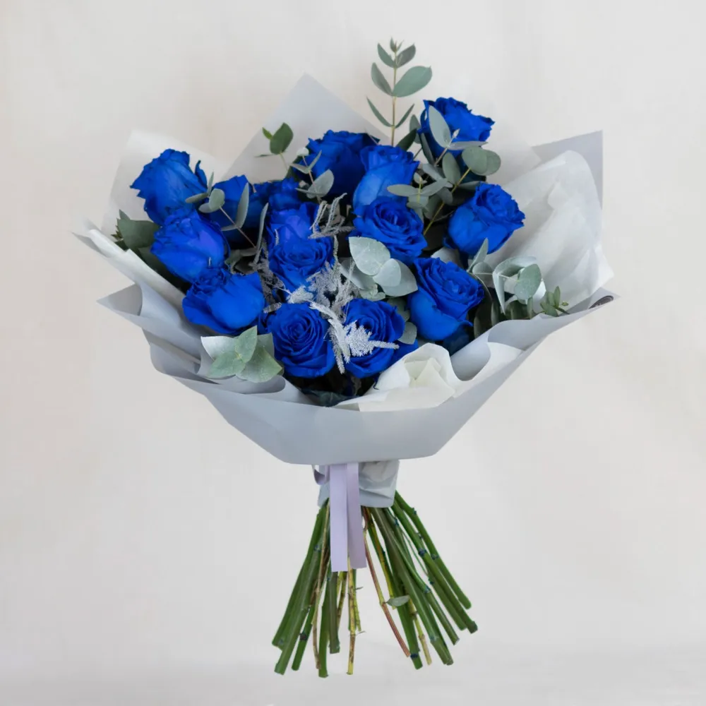 Bouquet of blue roses