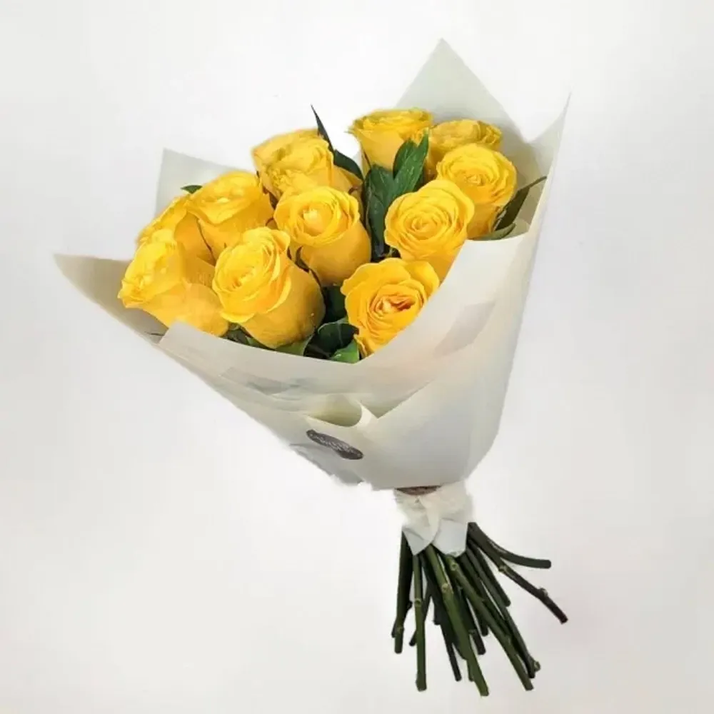 Mono bouquet of yellow roses
