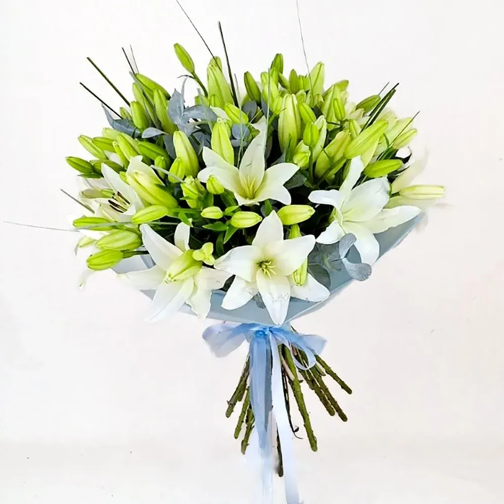 A mono bouquet of lilies