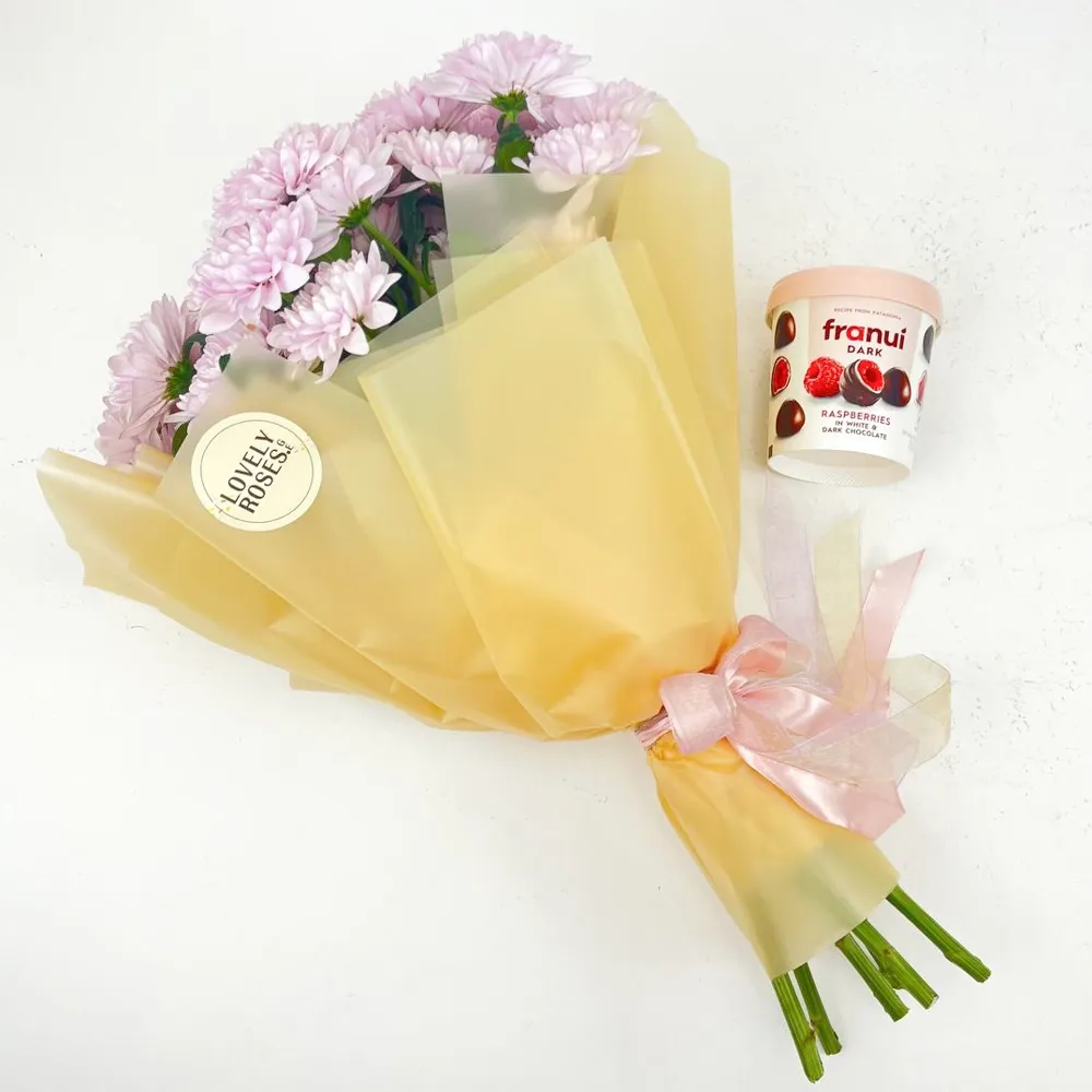 Gift set Rosée with chrysatemums and sweets