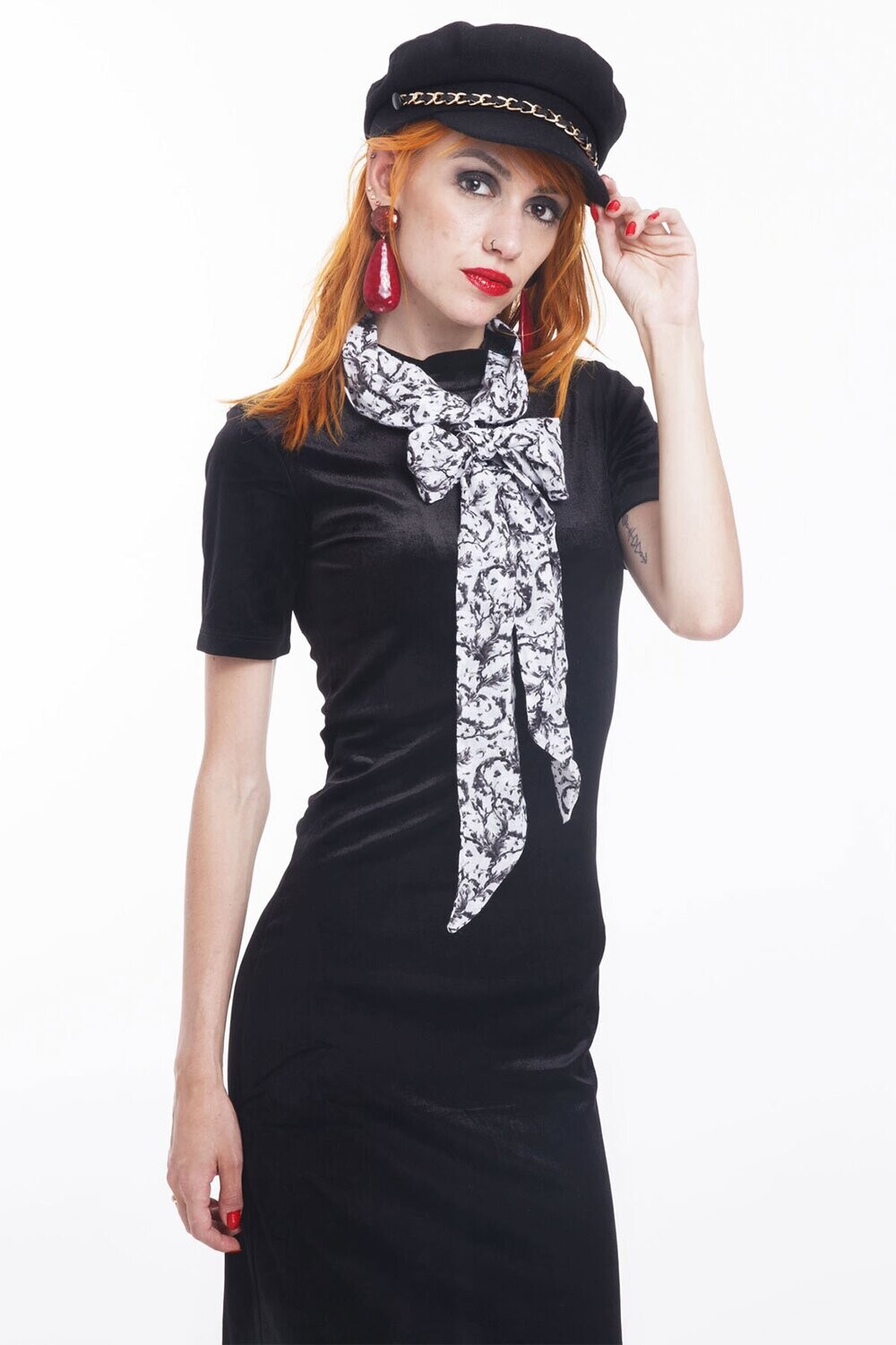 Women's Gothic Scarf with Striking Black and White Floral Pattern 8x220cm