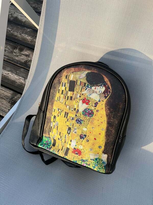 Gustav Klimt The Kiss shoulder travel backpack