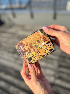 Gustav Klimt The Kiss small wallet with card and coin slots