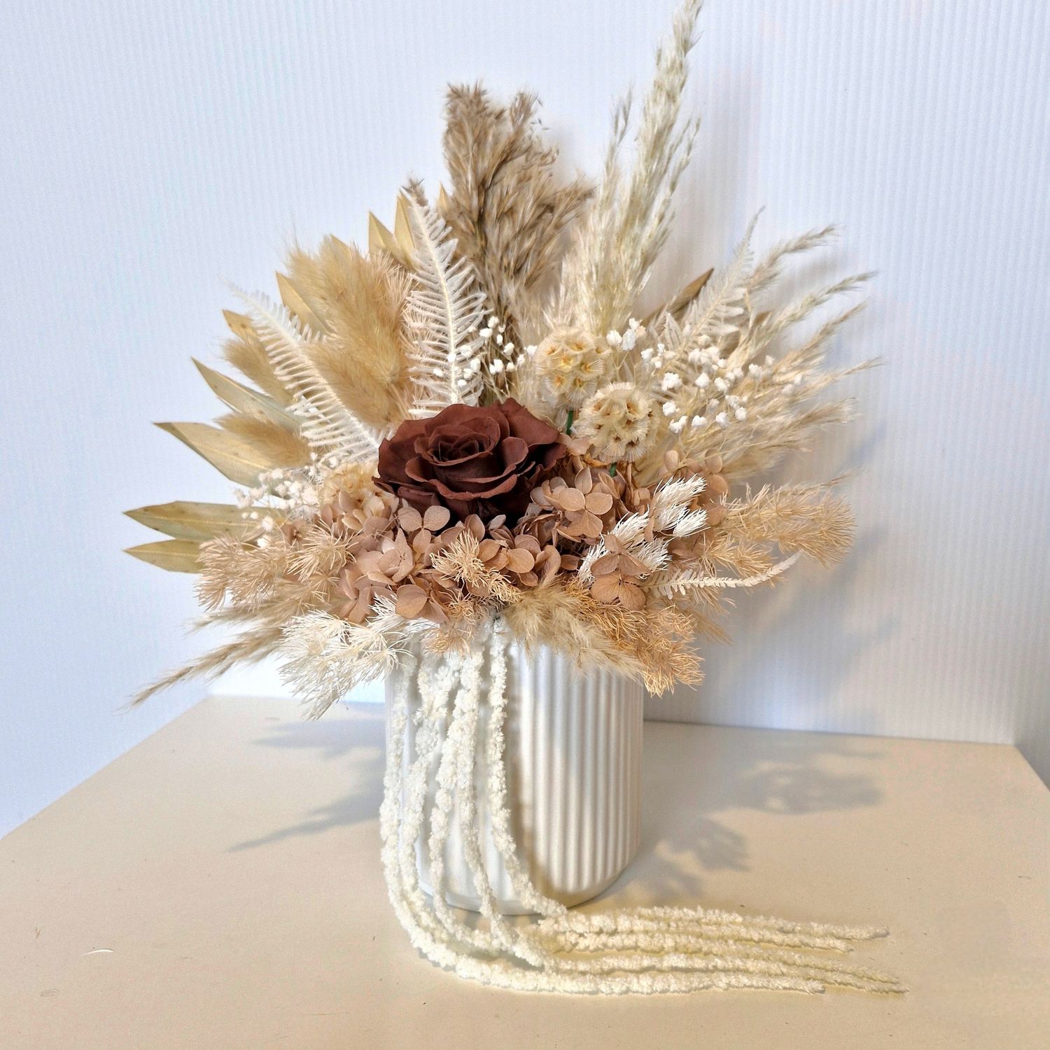 Nutmeg | Stylish Dried Floral Arrangement