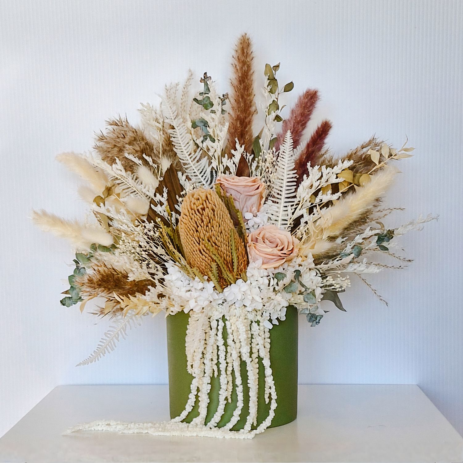 Amore | Dried Flower Arrangement with Roses