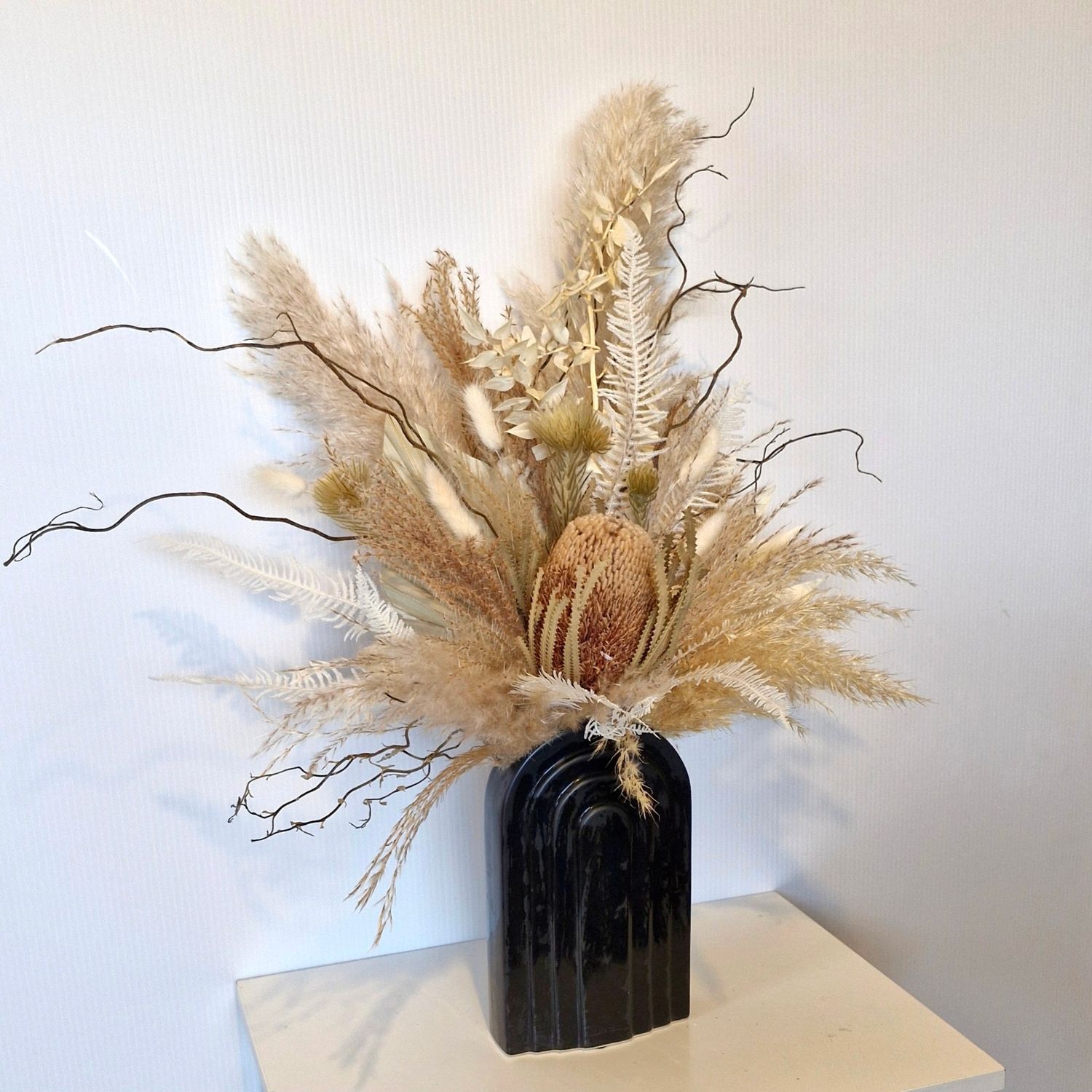 Blondie | Dried Floral Arrangement in Black Ceramic Vase
