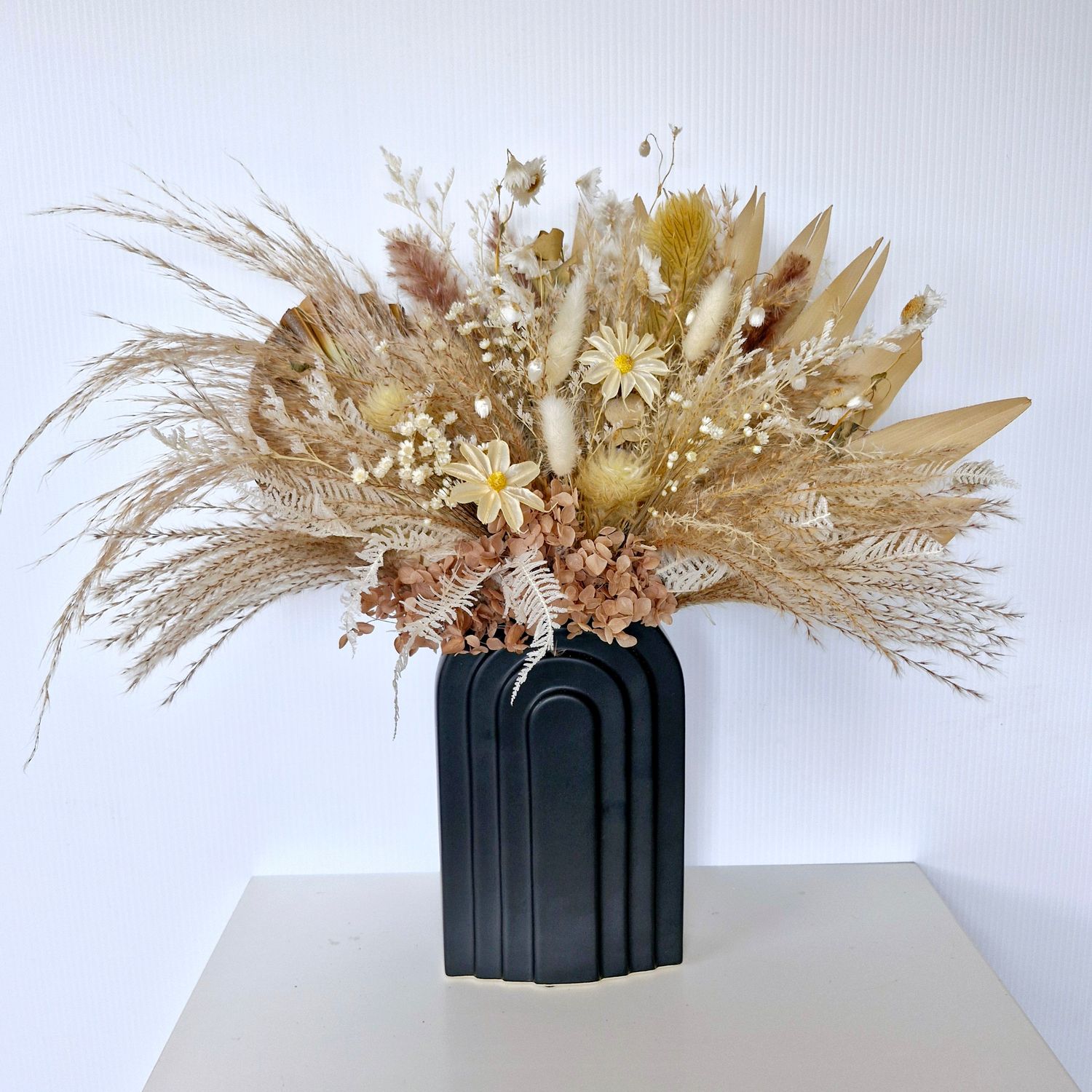 Splendor | Dried Flower Arrangement in Stylish Black Vase