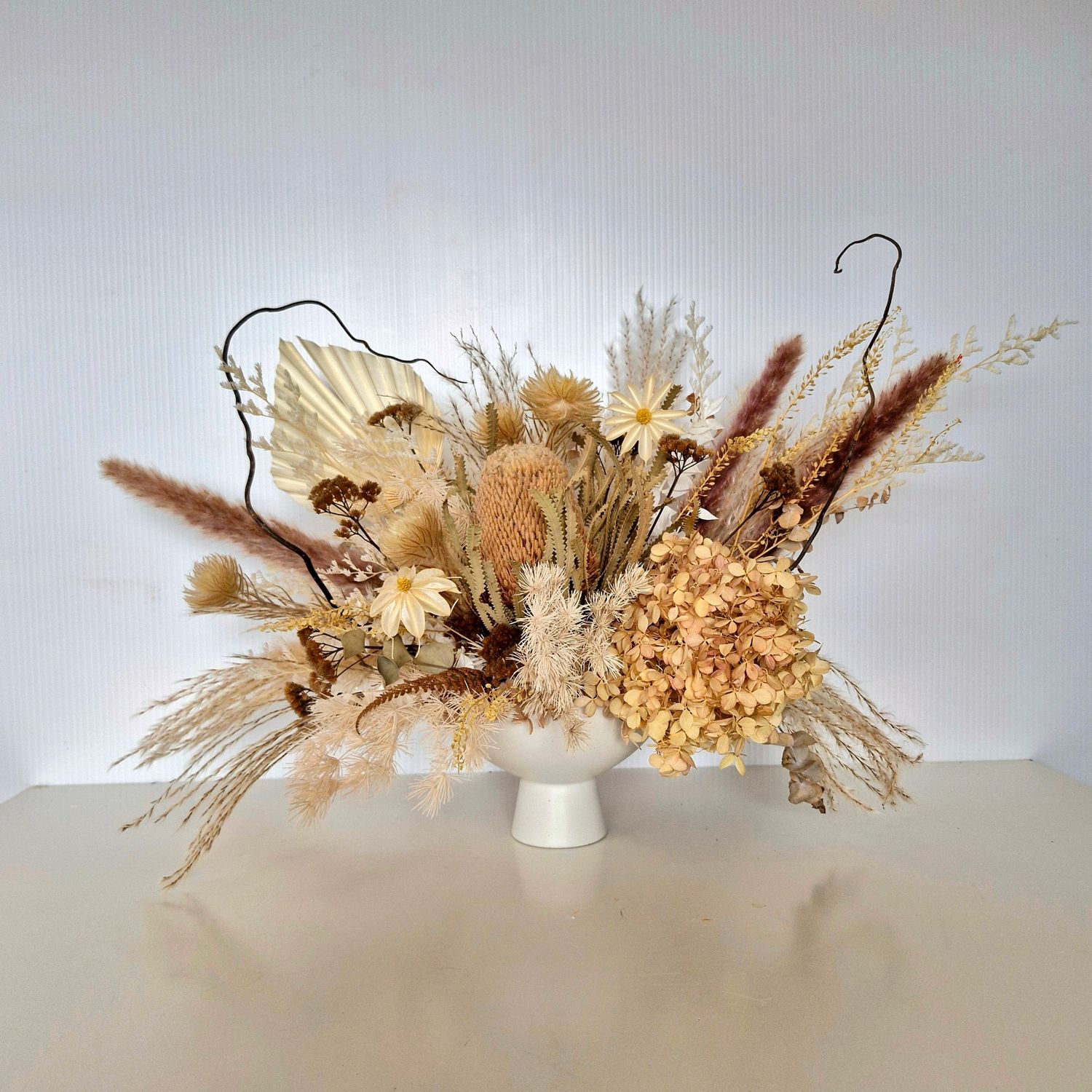 Aura | Compote Vase with Dried Flowers