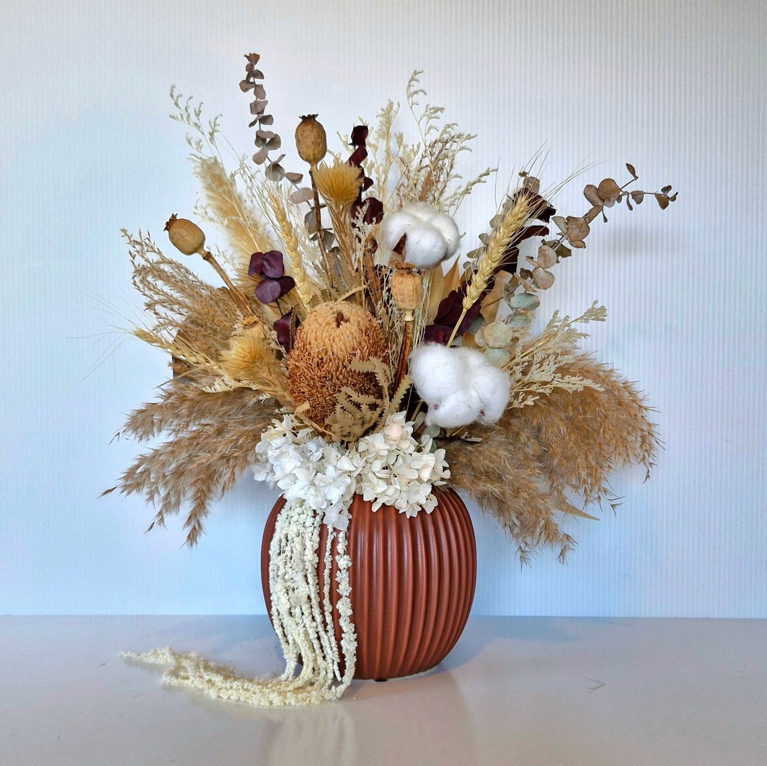 Splendor | Dried Flower Arrangement in Stylish Black Vase