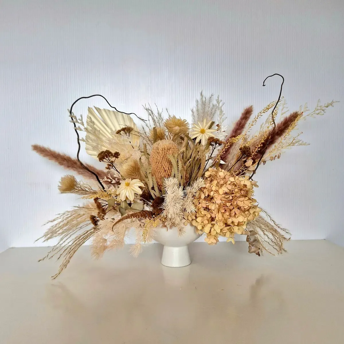 Aura | Compote Vase with Dried Flowers