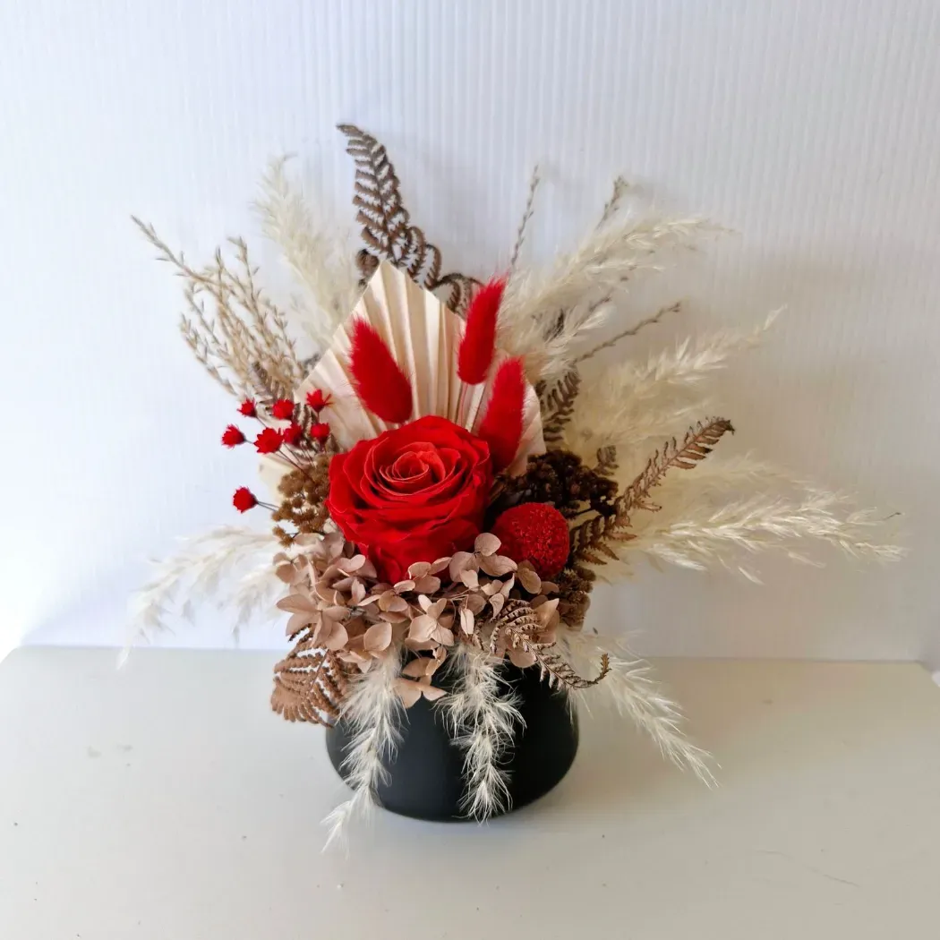 Lover | Romantic Dried Flower Arrangement