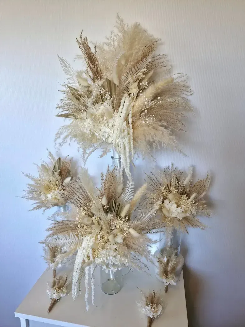 1x Large Bouquet (top), 1x Medium Bouquet (centre), 2x Small Bouquets (either side) and 4x Buttonholes in soft neutrals