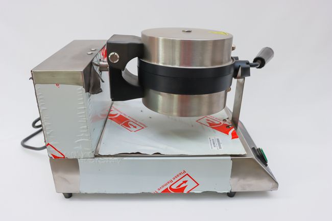 Belgian Waffle Maker 7" Round Grids 1/4" Thick 20 Waffles Per Hour