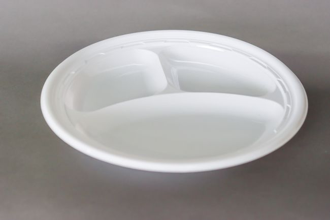 Dart 9&quot;  Compartment Plastic Plates