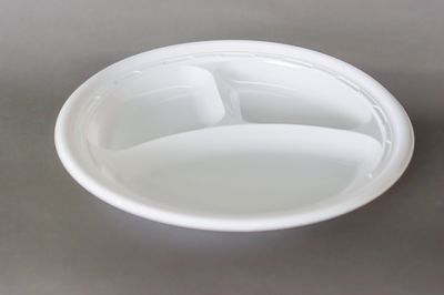 Dart 9&quot;  Compartment Plastic Plates