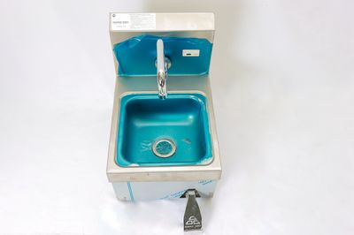 HDS Hand Sink Wall Mounted W/Skirt SS