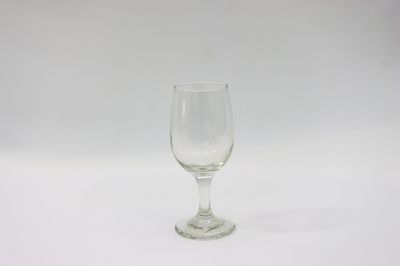 Libbey 8-1/2 oz Wine Glass Embassy Long