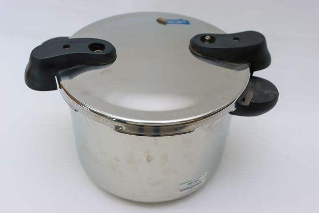 Matfer 34 Cup 8.5 Qt. SS Pressure Cooker with Steam Basket