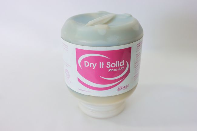 Noble Chemical 5lb Dry IT Solid Rinse Aid